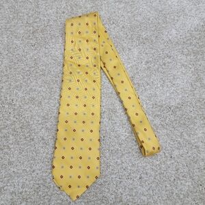 Brooks Brothers 346 100% Silk Dark Yellow/Gold with Pattern Tie NWT
